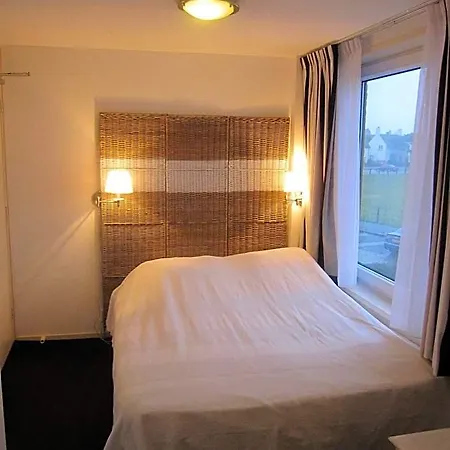 Badhotel Zeecroft 2*
