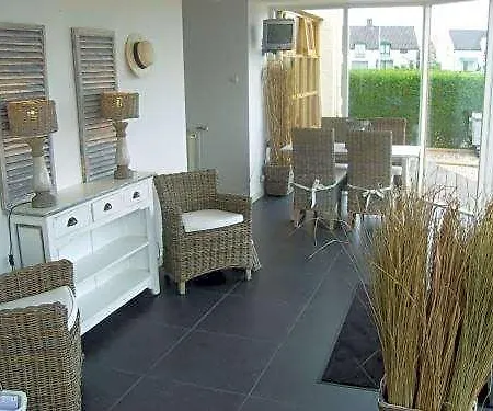 Badhotel Zeecroft 2*
